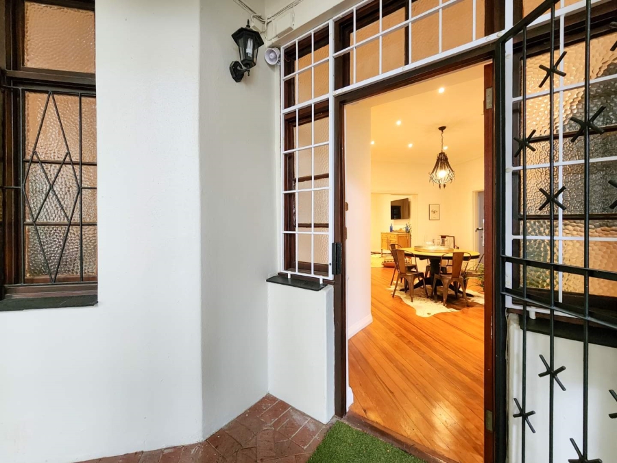 To Let 1 Bedroom Property for Rent in Sea Point Western Cape